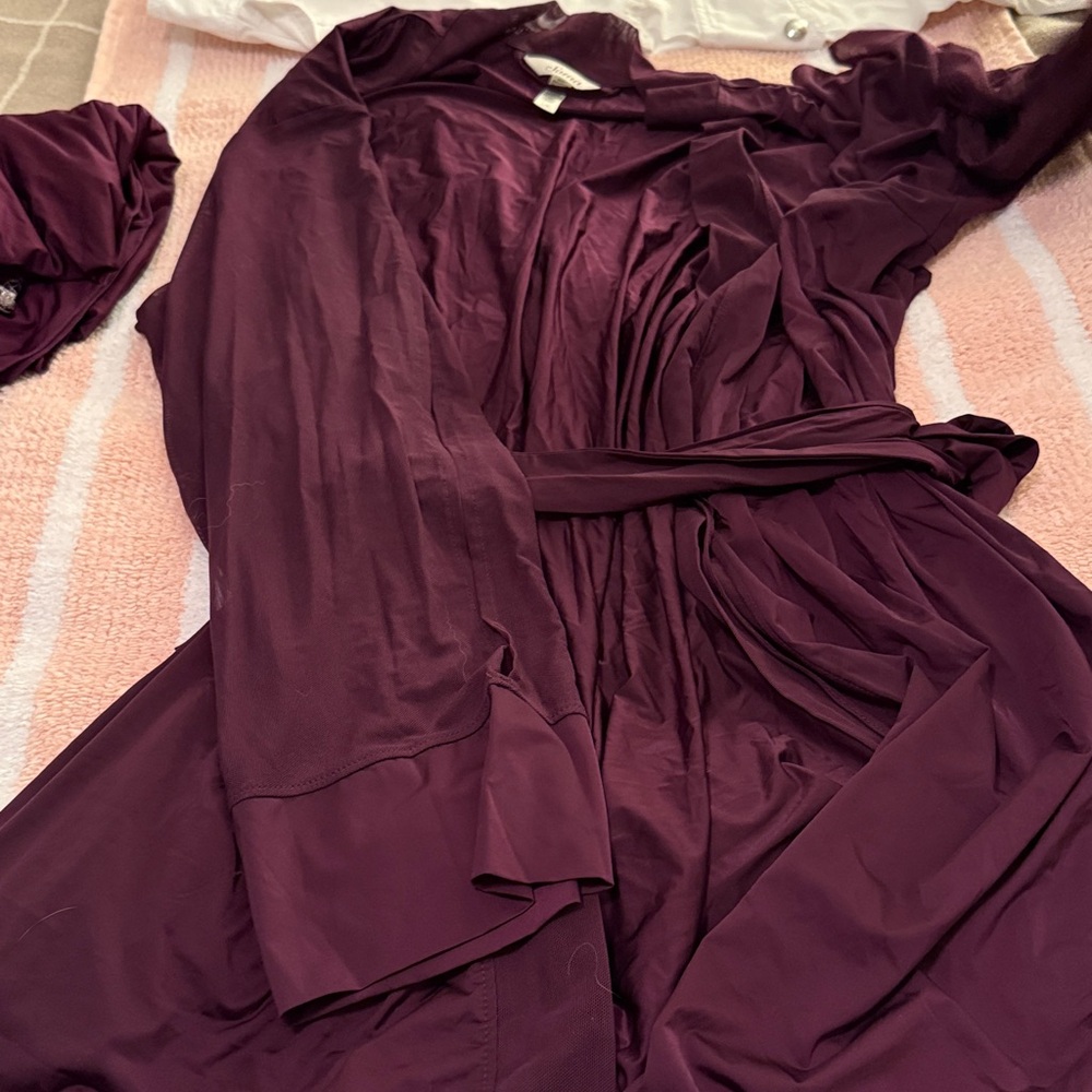 Soma Neglige w/ Matching Robe - Picture 5 of 9